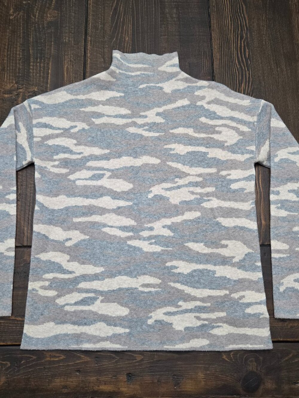 Tahari Women M Mock Neck Sweater Gray Blue Camouflage Camo Knit Pullover Soft